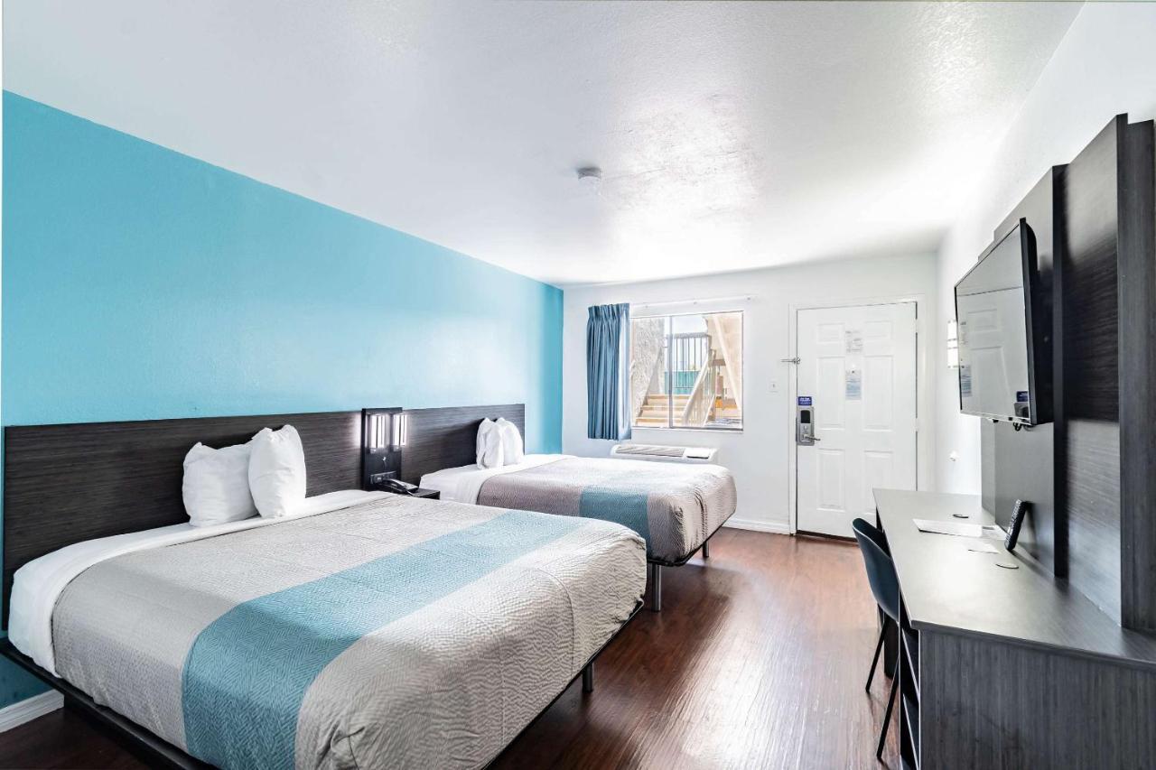 Motel 6 Tampa Near Fairgrounds - Casino Εξωτερικό φωτογραφία