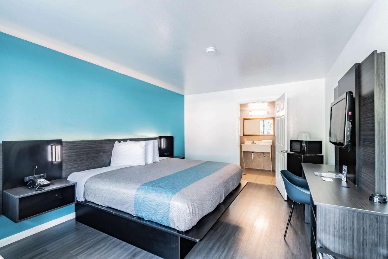 Motel 6 Tampa Near Fairgrounds - Casino Εξωτερικό φωτογραφία