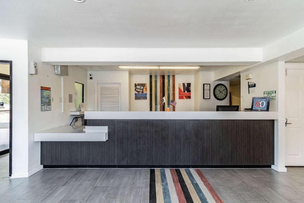 Motel 6 Tampa Near Fairgrounds - Casino Εξωτερικό φωτογραφία